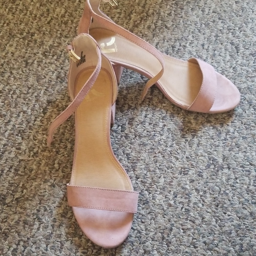 Report strappy heel